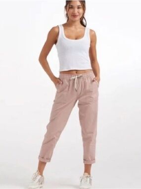 Vuori Cropped Ankle Pants in Blush Pink